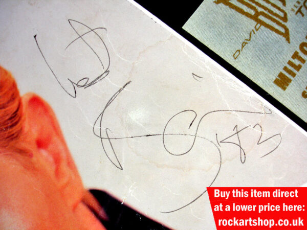 DAVID BOWIE AUTOGRAPH